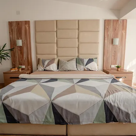 City Center Apartment Ohrid Buitenkant foto